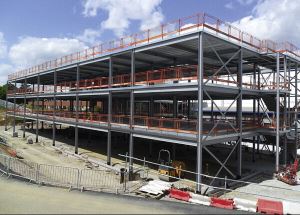 Krankenhausgebäude aus Stahl